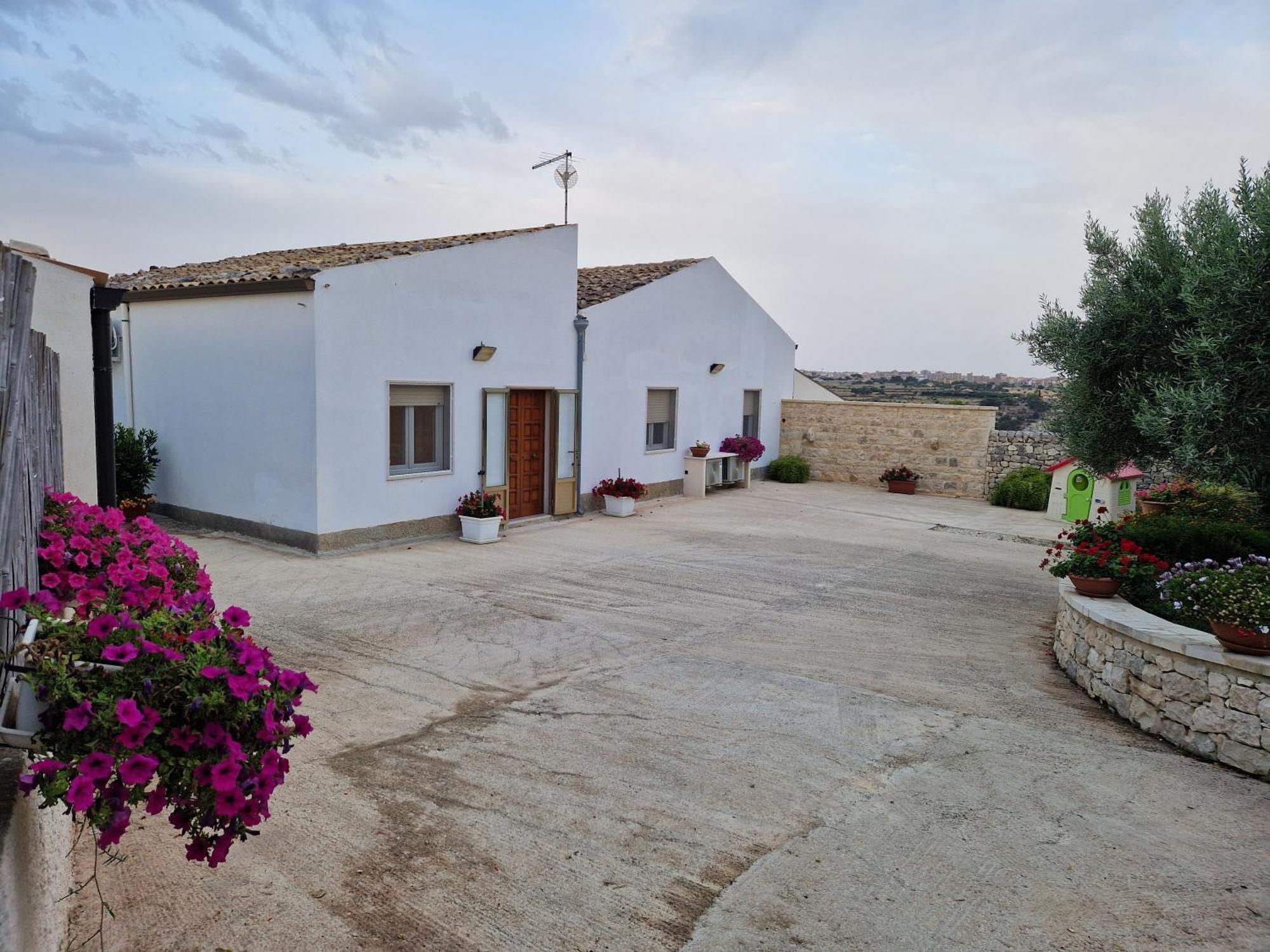 Casa Vacanza I Due Ulivi Modica Exterior foto