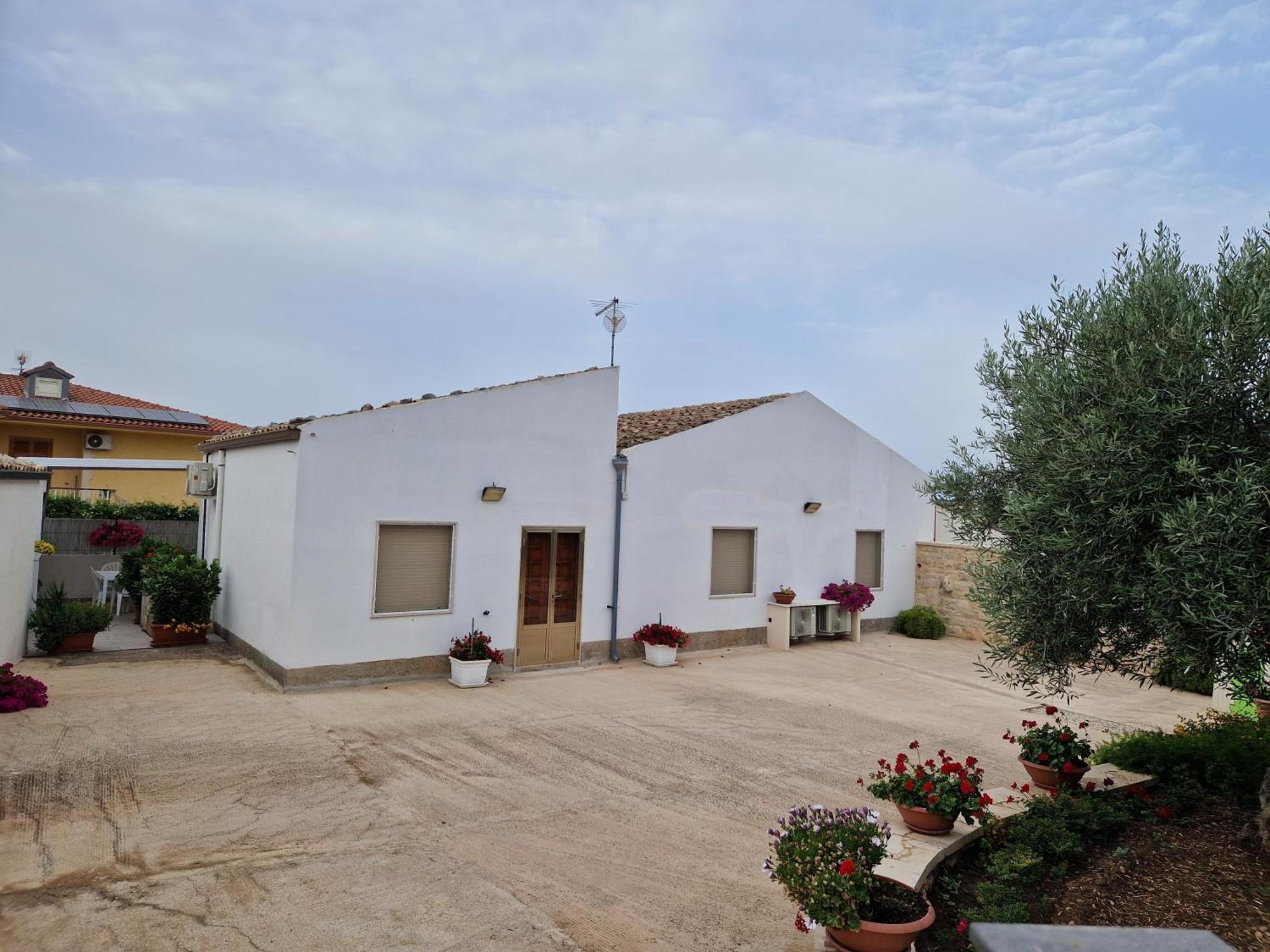 Casa Vacanza I Due Ulivi Modica Exterior foto
